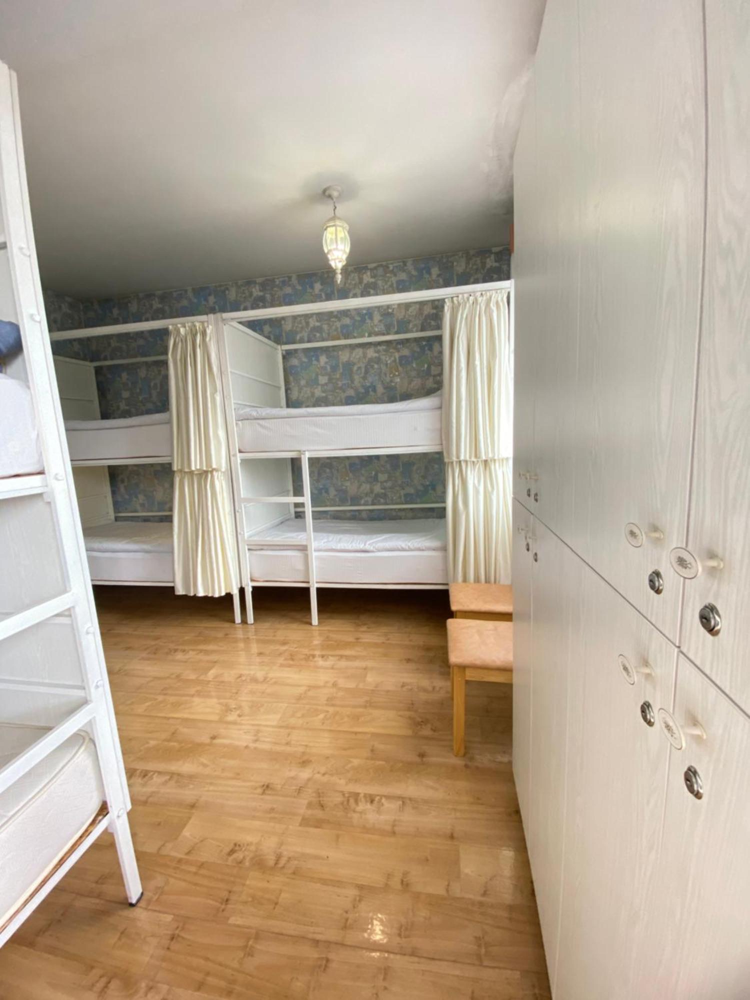 Хостел Особнячок Bishkek Ngoại thất bức ảnh